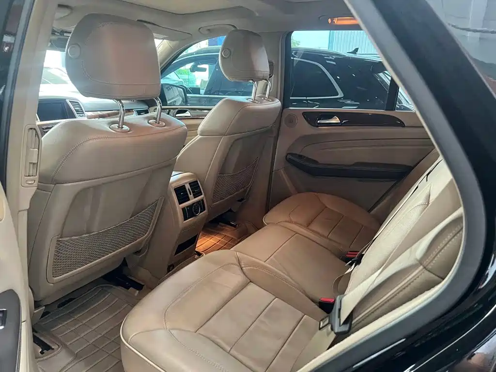 Mercedes-Benz M-Class — миниатюра 5