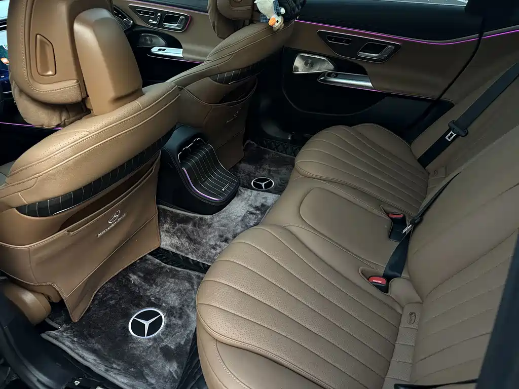 Mercedes-Benz E-Class — миниатюра 12