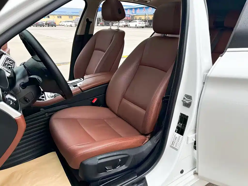 BMW 5 Series — миниатюра 15
