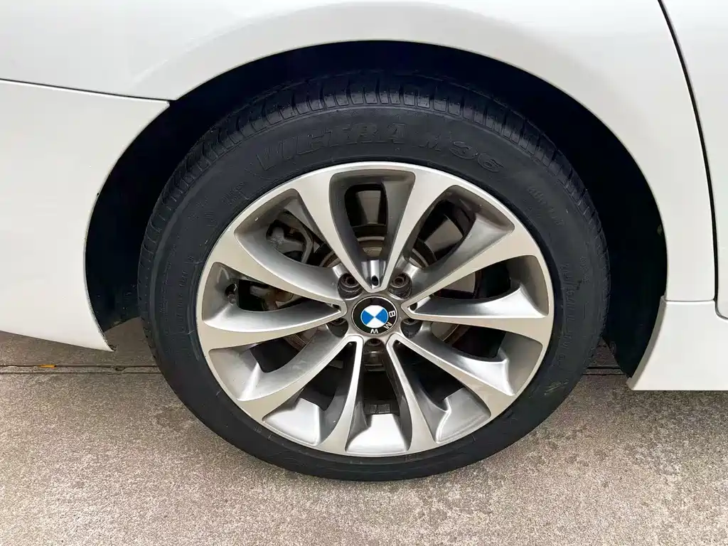 BMW 5 Series — миниатюра 19