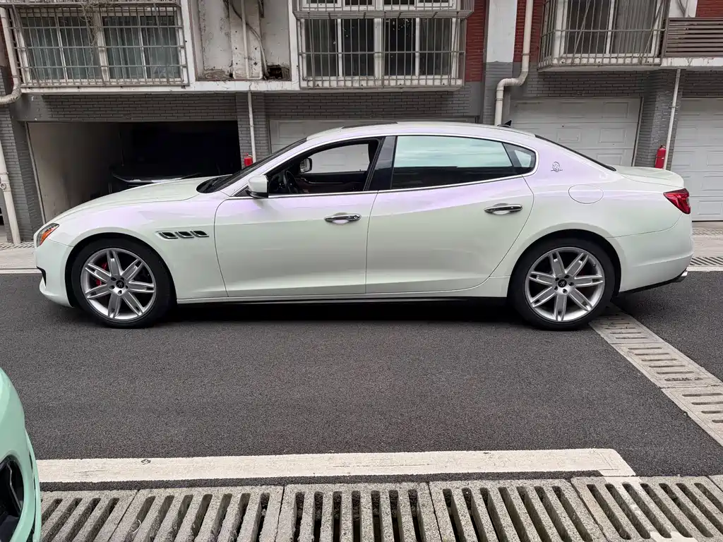 Maserati Quattroporte — миниатюра 4