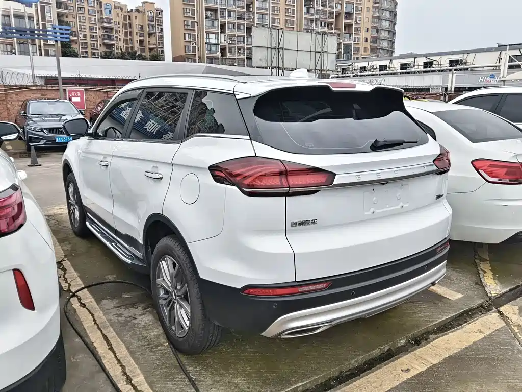 Geely Boyue — миниатюра 15