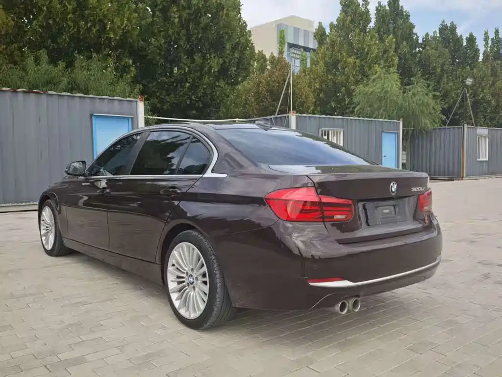 BMW 3 SERIES