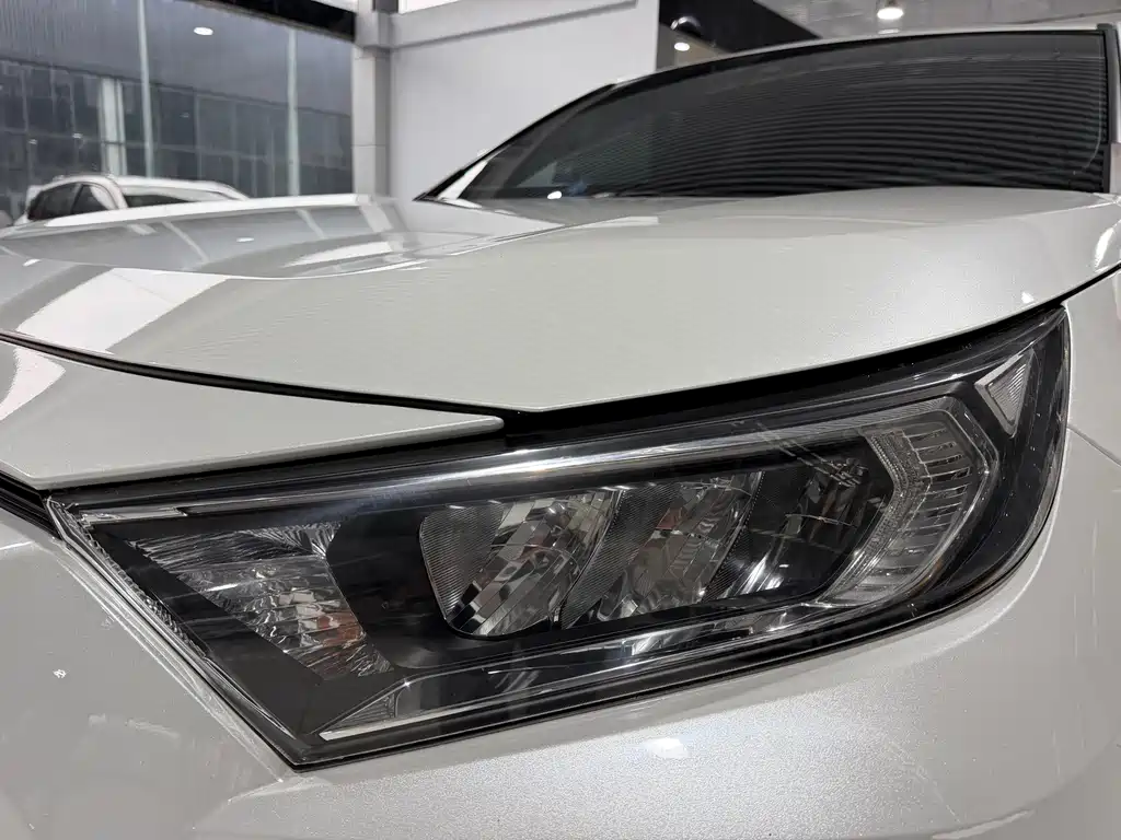 Toyota RAV4 — миниатюра 10