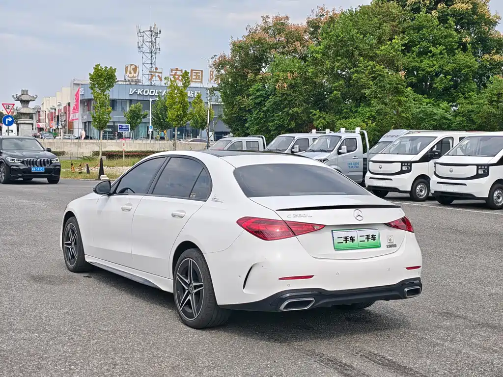 Mercedes-Benz C-Class — миниатюра 7