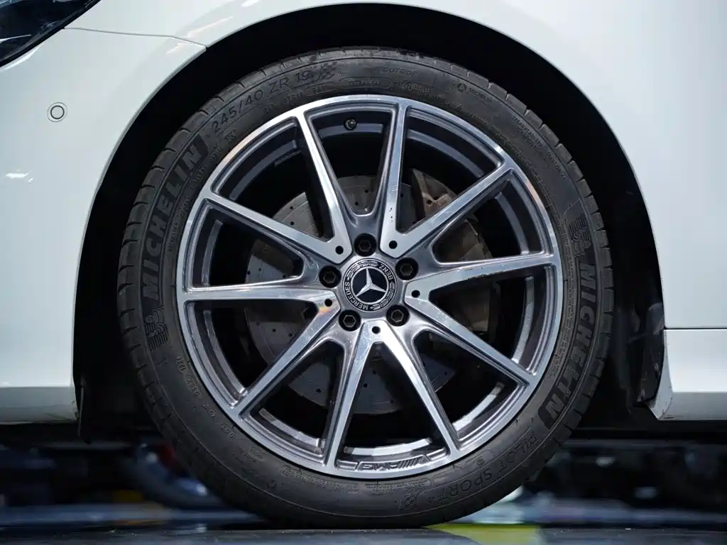 Mercedes-Benz E-Class (Import) — миниатюра 16