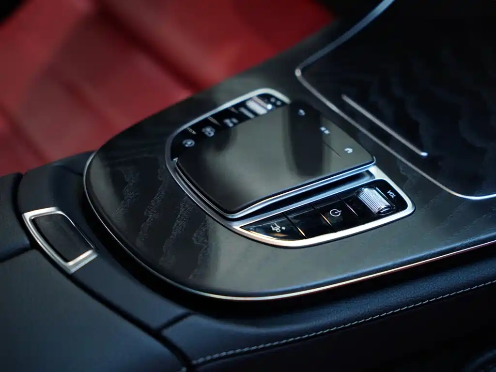 Mercedes-Benz E-Class (Import) — миниатюра 41