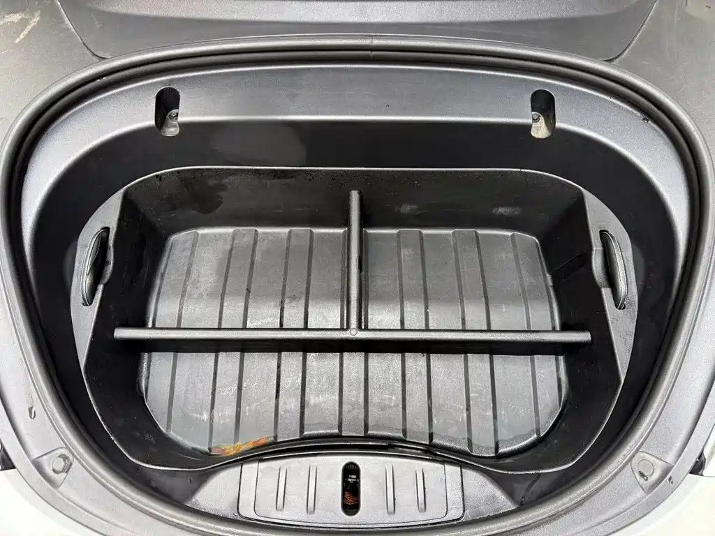 Tesla Model 3 — миниатюра 7