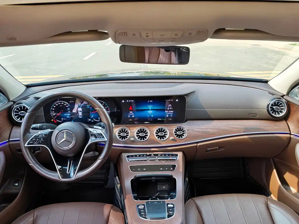 Mercedes-Benz E-Class — миниатюра 5