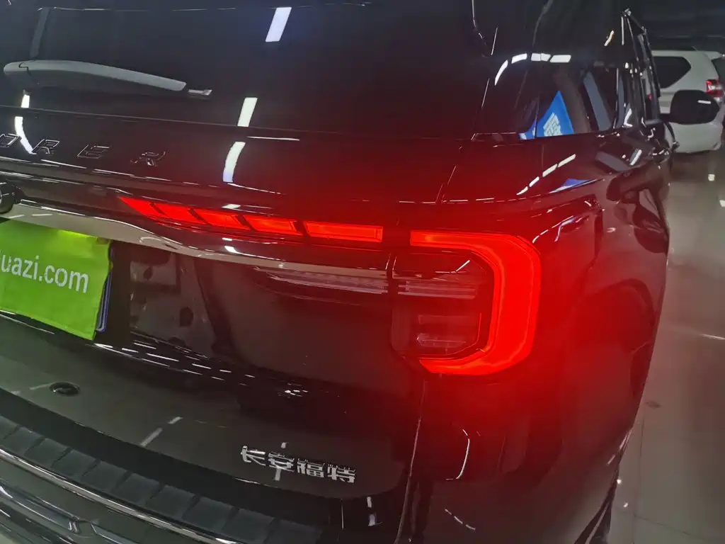 Ford Explorer — миниатюра 12