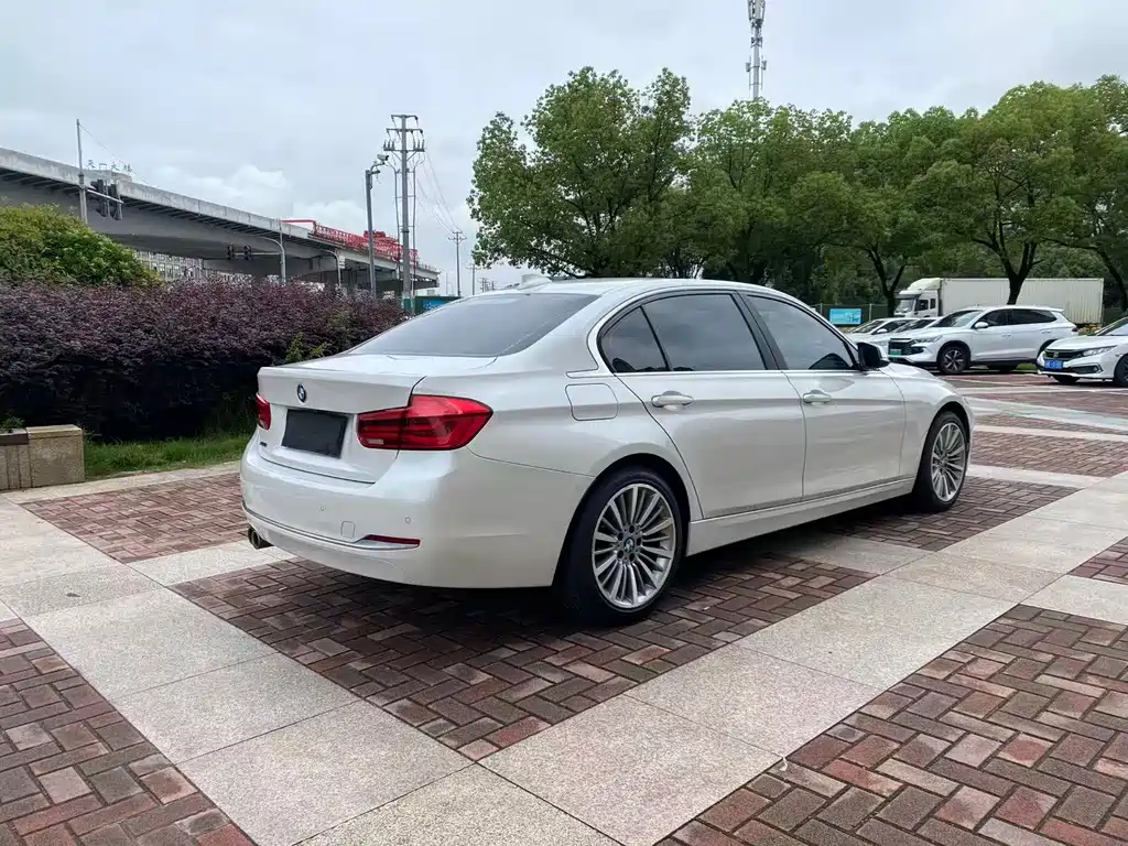 BMW 3 Series — миниатюра 12