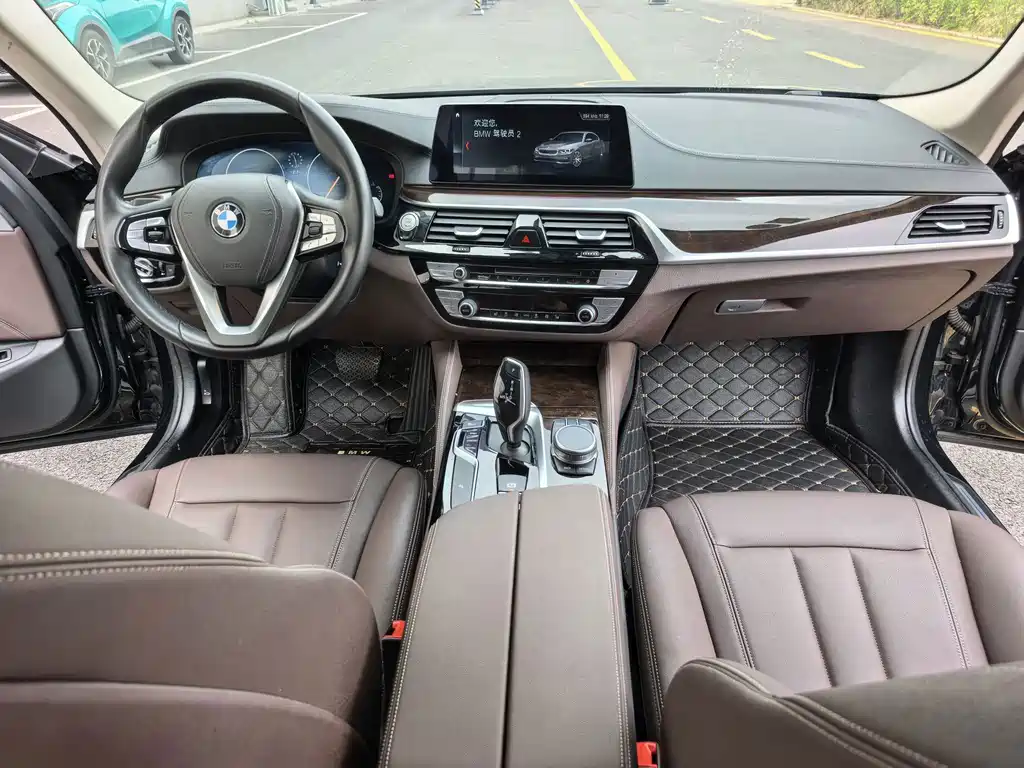 BMW 5 Series — миниатюра 20