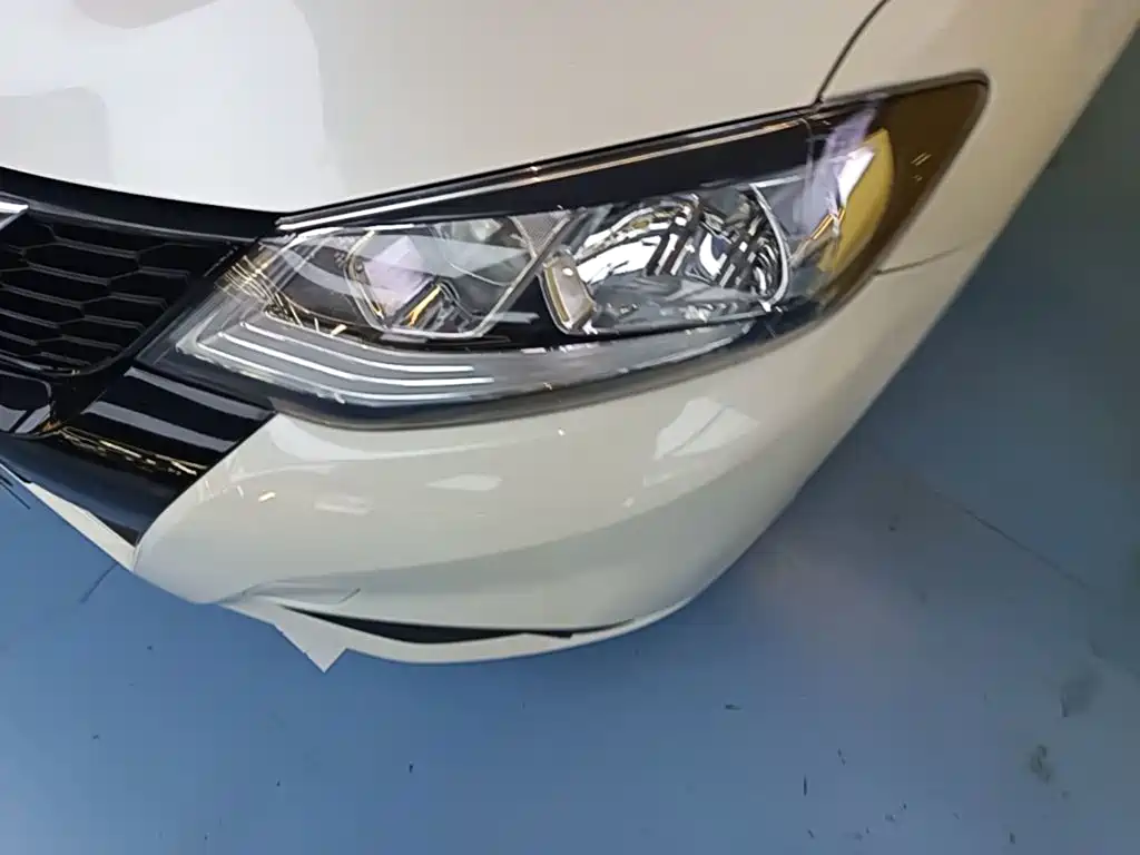 Nissan Tiida — миниатюра 24