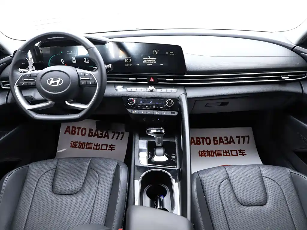 Hyundai Elantra — миниатюра 13