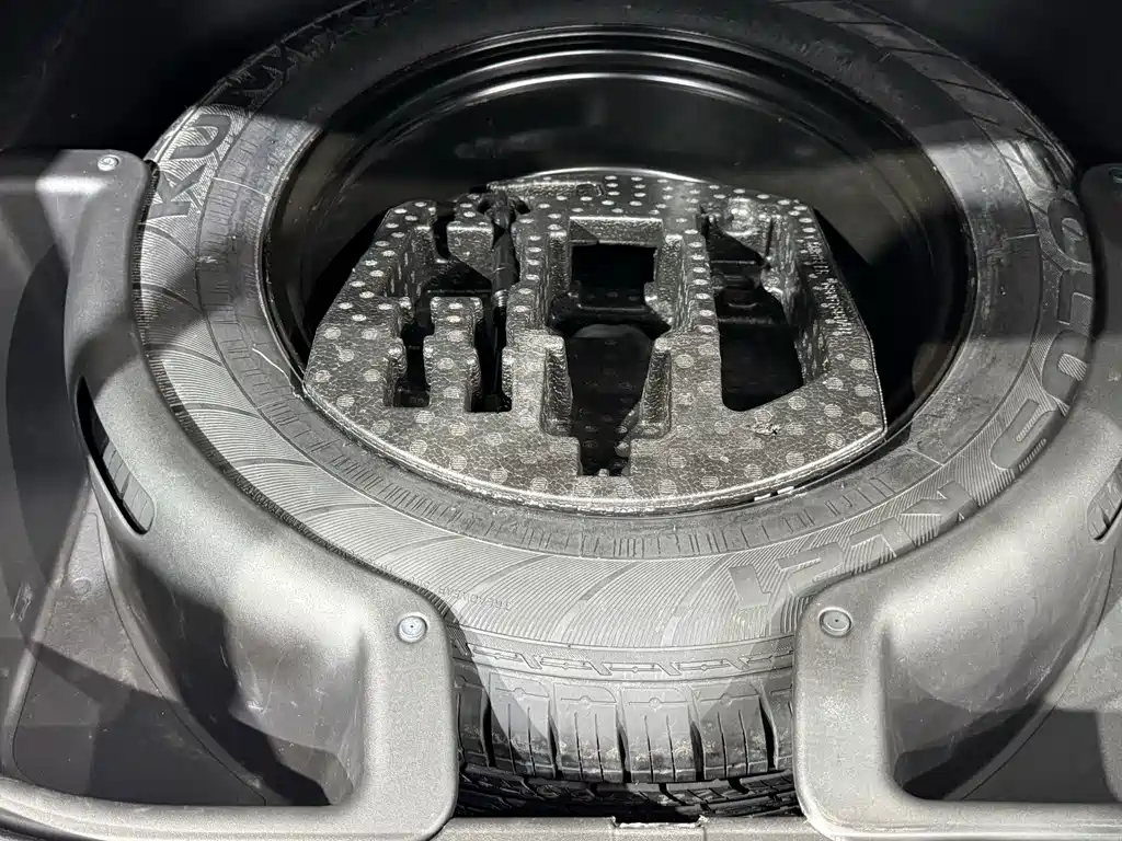 Jeep Grand Cherokee (Import) — миниатюра 10