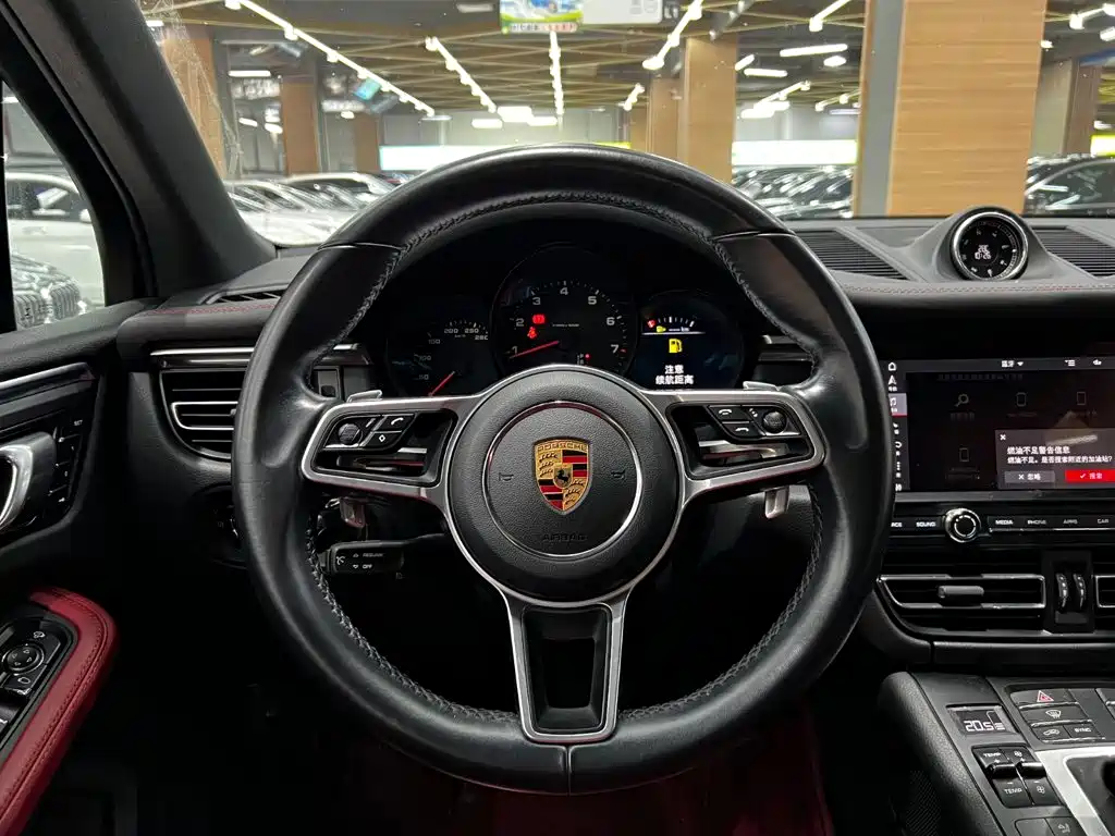Porsche Macan — миниатюра 15