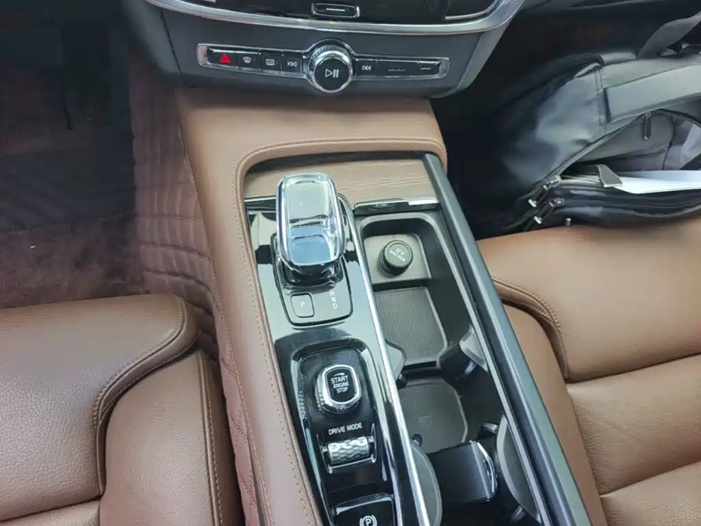 Volvo S90 — миниатюра 14