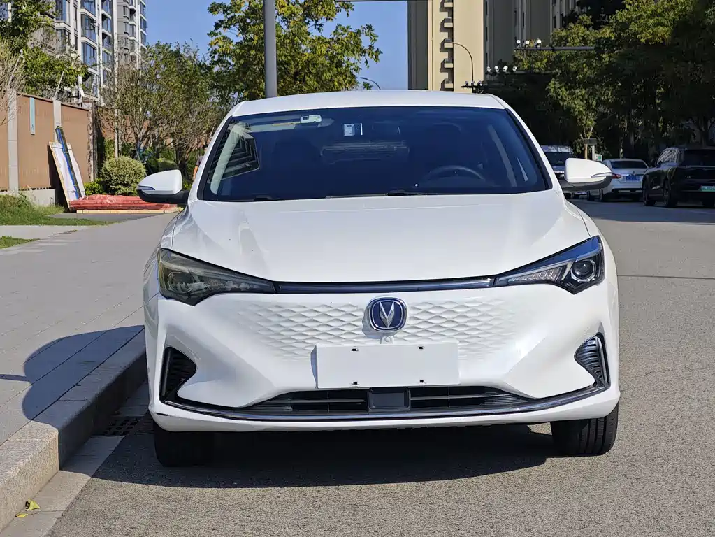 Changan Eado New Energy — миниатюра 4