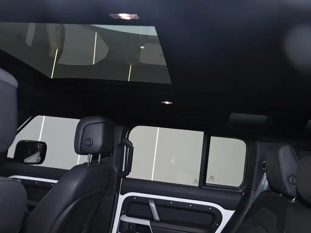Land Rover Defender — миниатюра 26