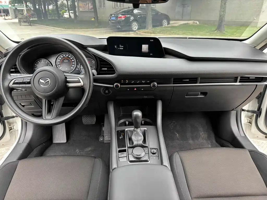 Mazda Mazda3 3 2021 1.5L AT