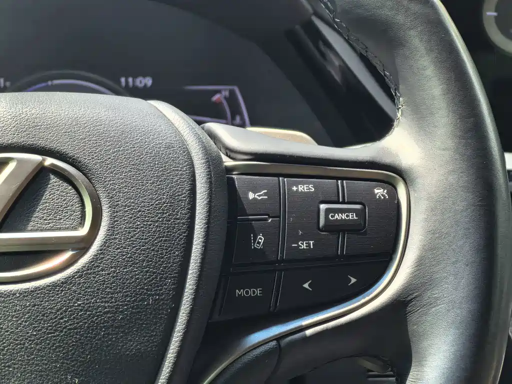 Lexus ES — миниатюра 16