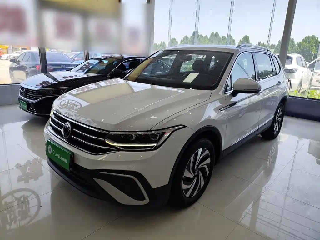 Volkswagen Tiguan L L 2023 300TSI AT Smart