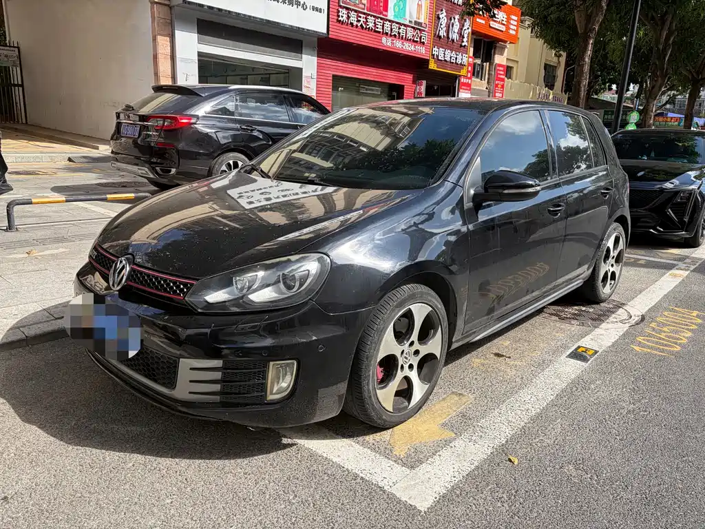 Volkswagen Golf GTI