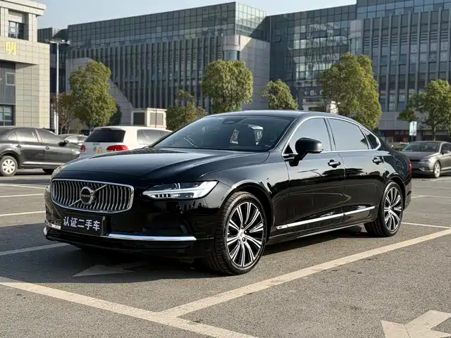 VOLVO S90 2024