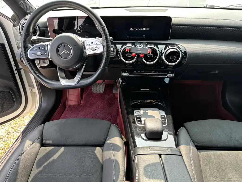 Mercedes-Benz A-Class — миниатюра 6