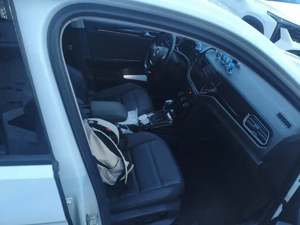 Volkswagen T-Roc — миниатюра 20