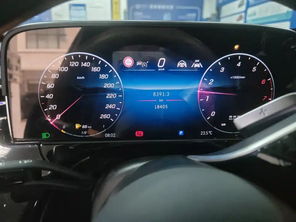 Mercedes-Benz E-Class — миниатюра 6