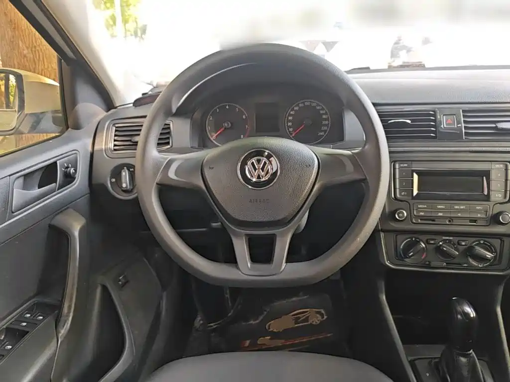 Volkswagen Santana — миниатюра 11