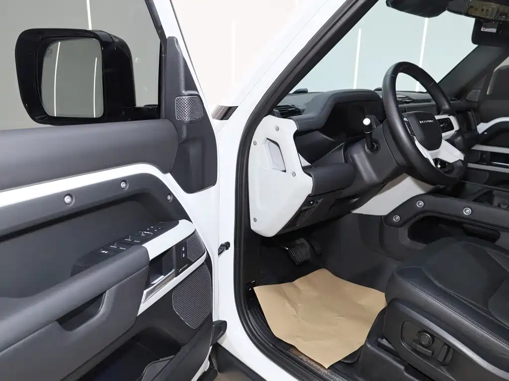 Land Rover Defender — миниатюра 17
