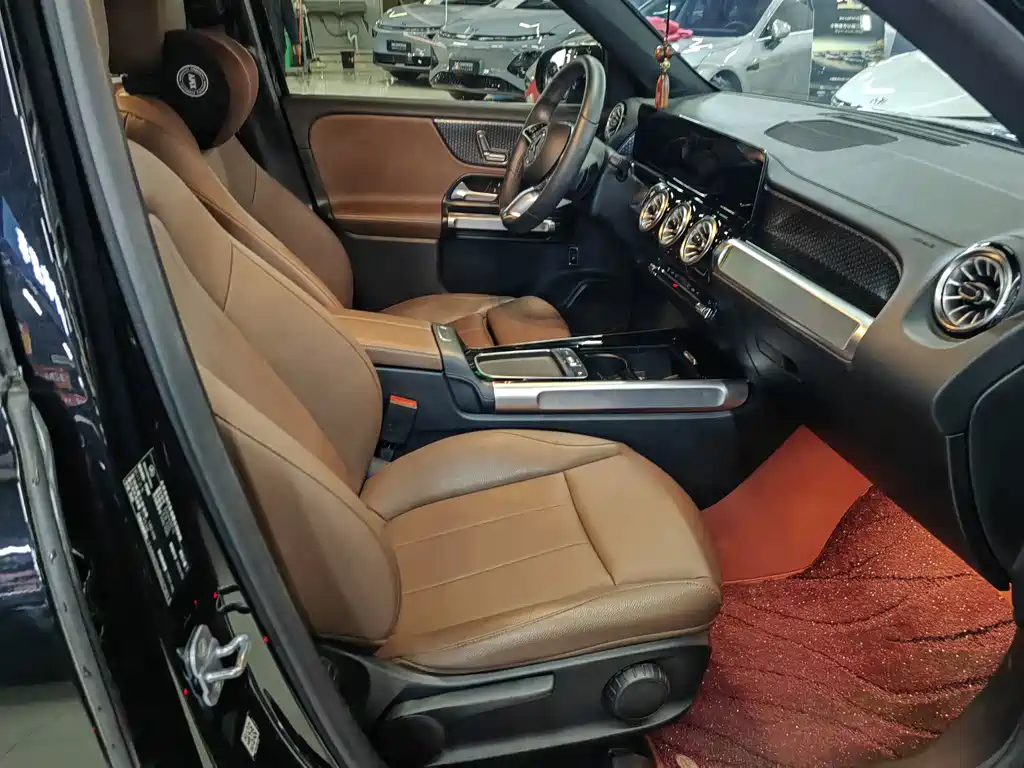 Mercedes-Benz GLB — миниатюра 8