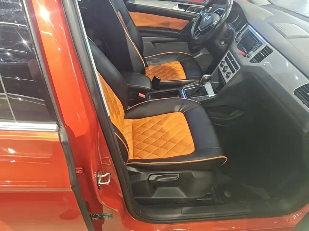 Volkswagen Golf Sportsvan — миниатюра 25