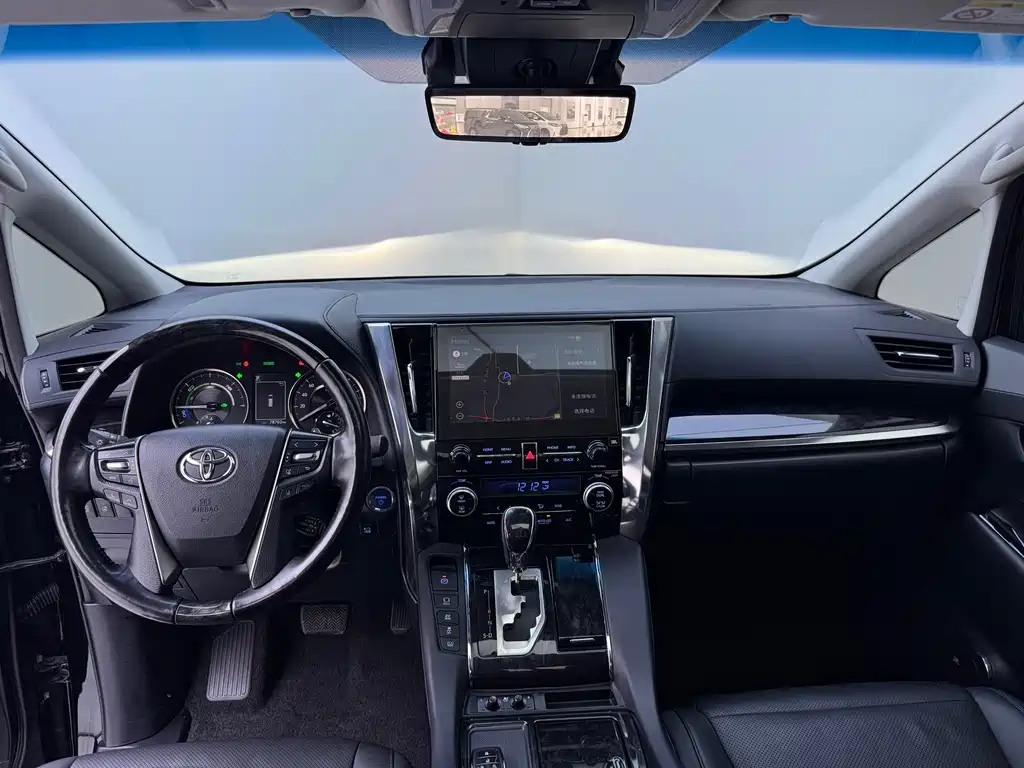 Toyota Vellfire — миниатюра 7