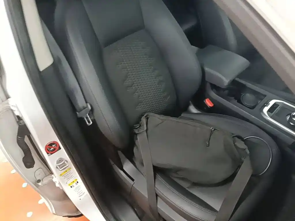 Land Rover Discovery Sport — миниатюра 25