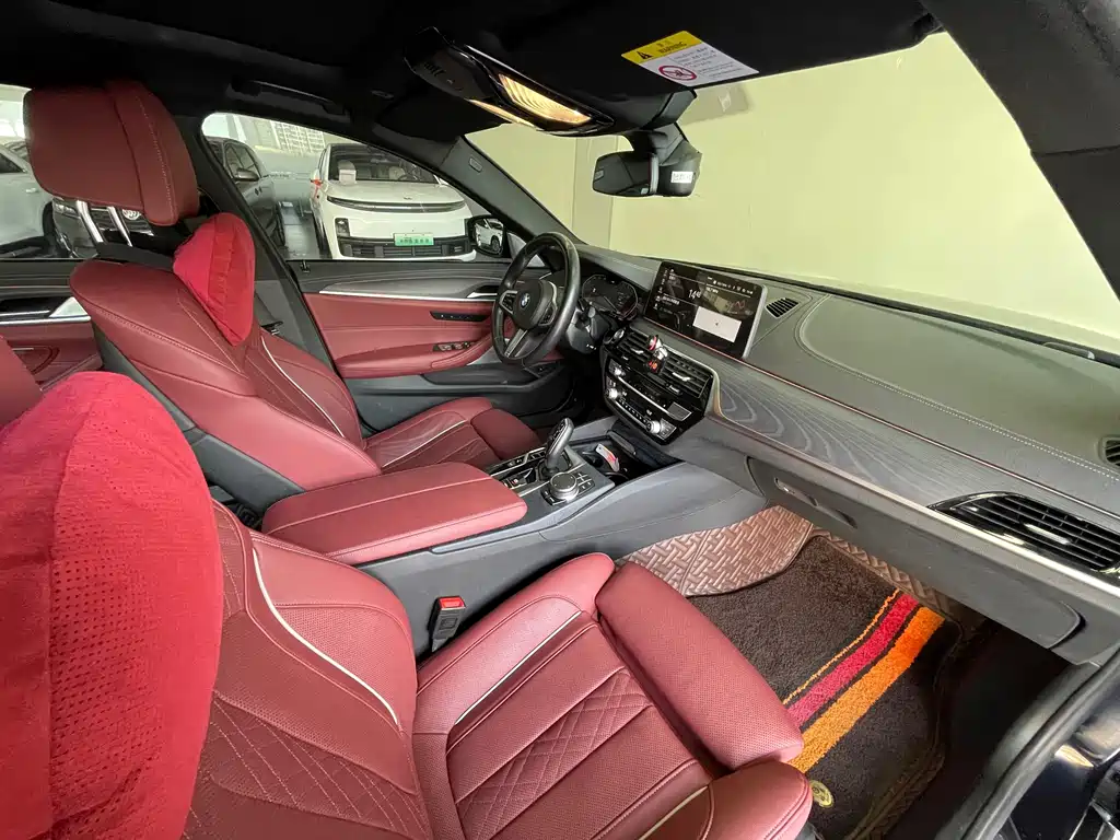 BMW 5 Series — миниатюра 10