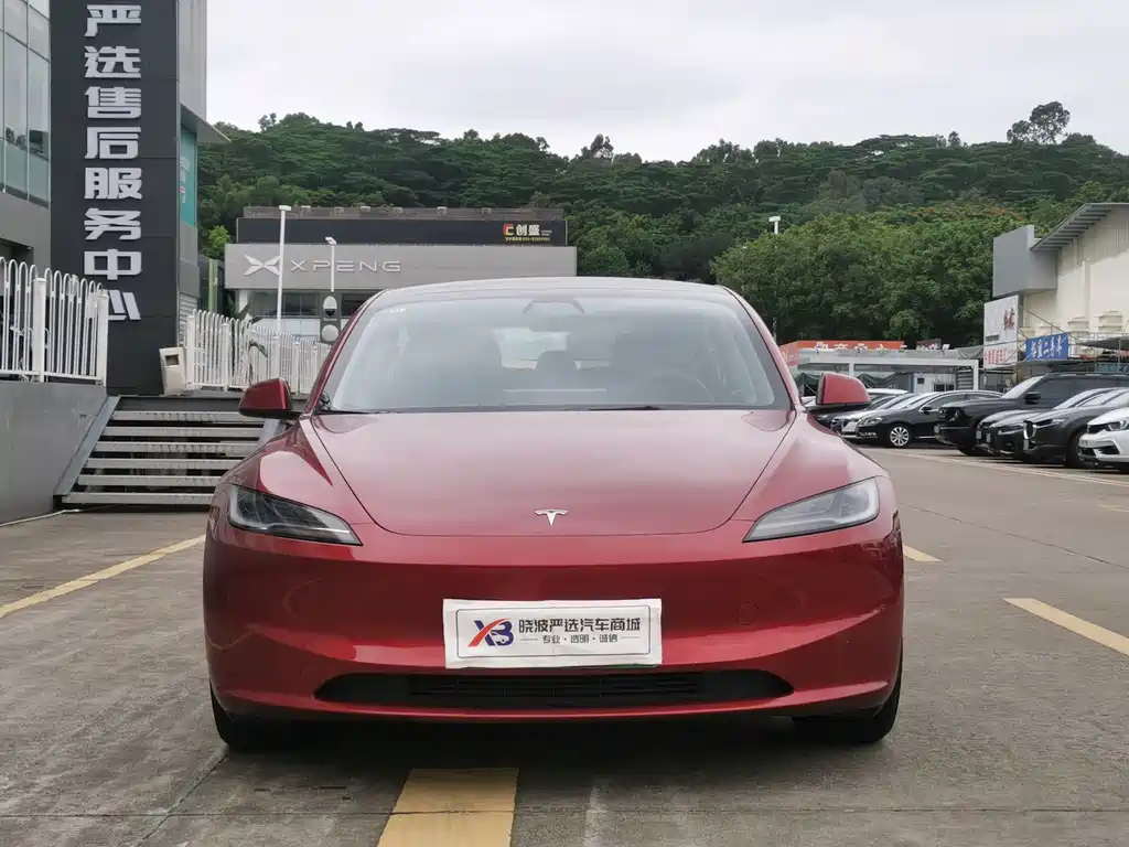 Tesla Model 3 — миниатюра 2