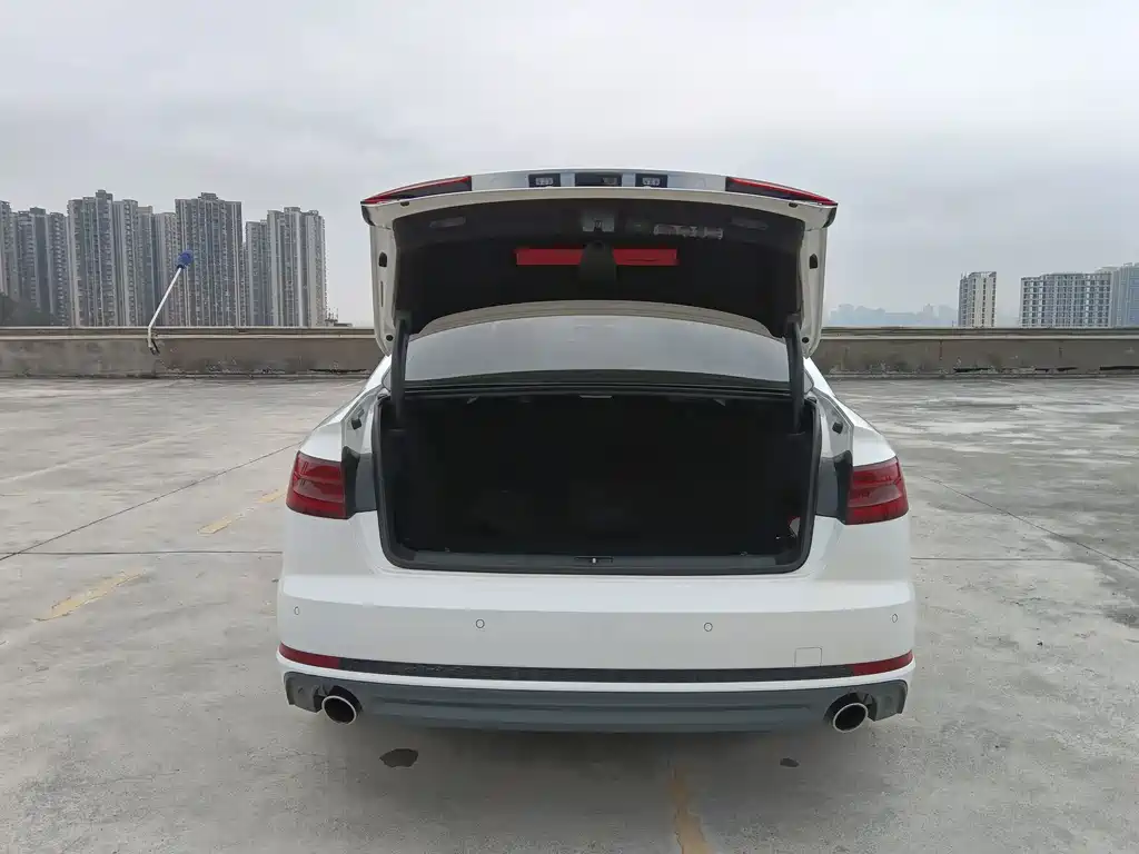 Audi A4L — миниатюра 11