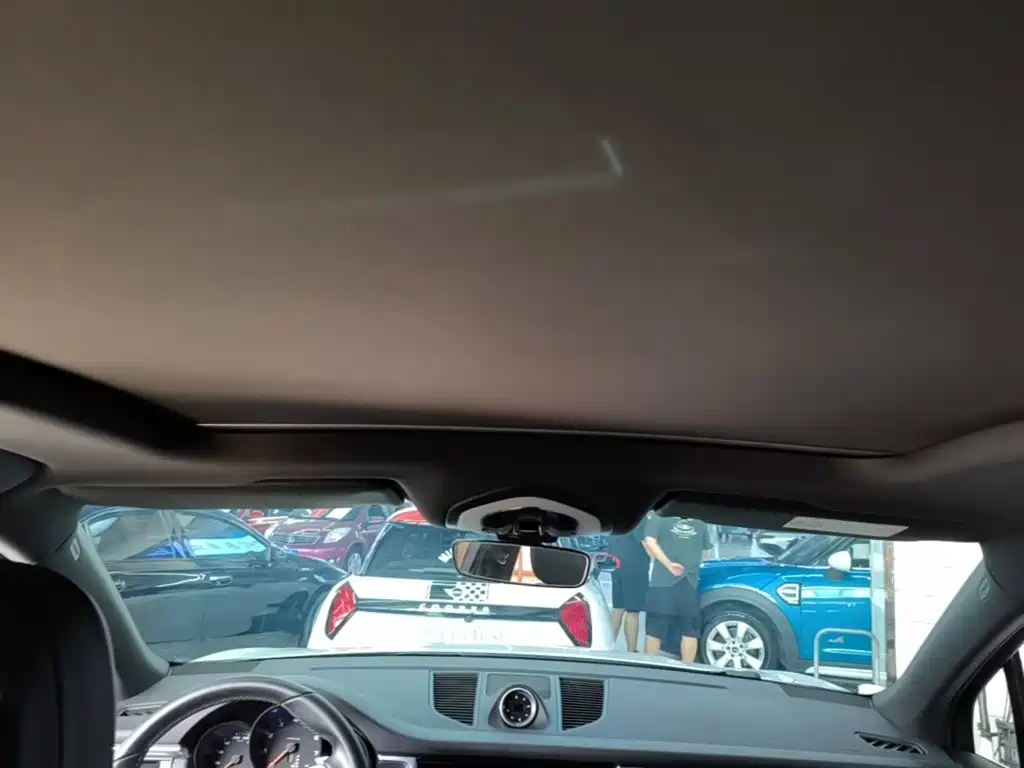 Porsche Macan — миниатюра 18