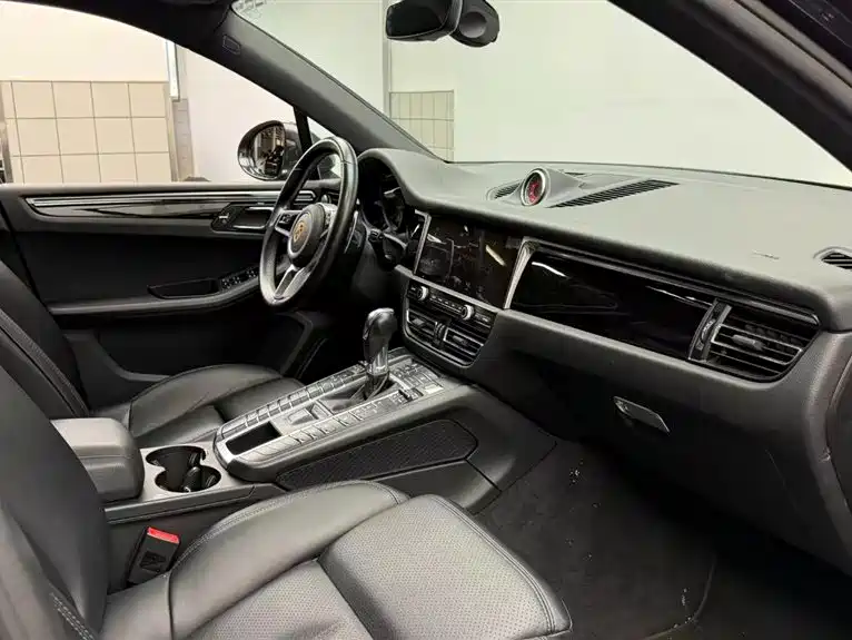 Porsche Macan — миниатюра 15