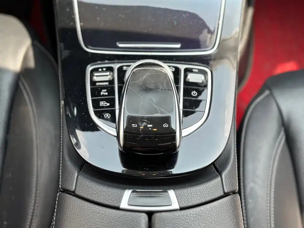 Mercedes-Benz E-Class — миниатюра 12