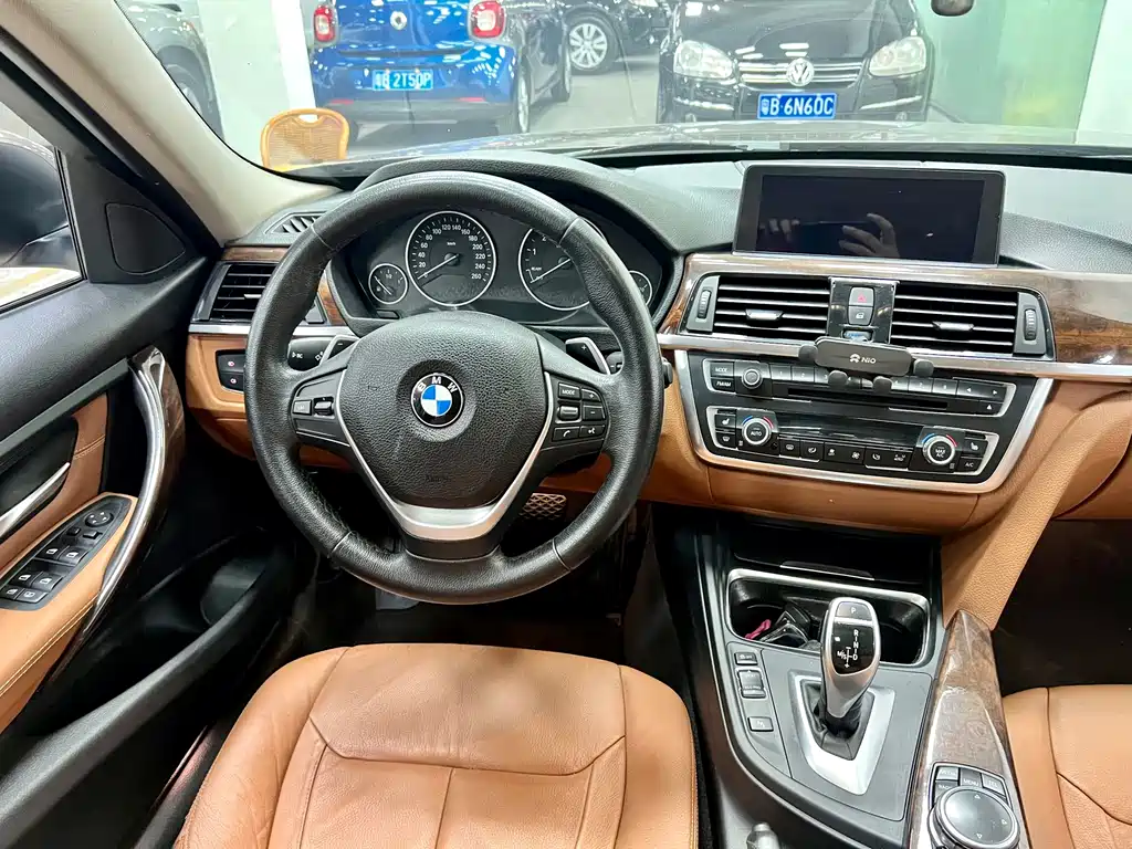 BMW 3 Series — миниатюра 10