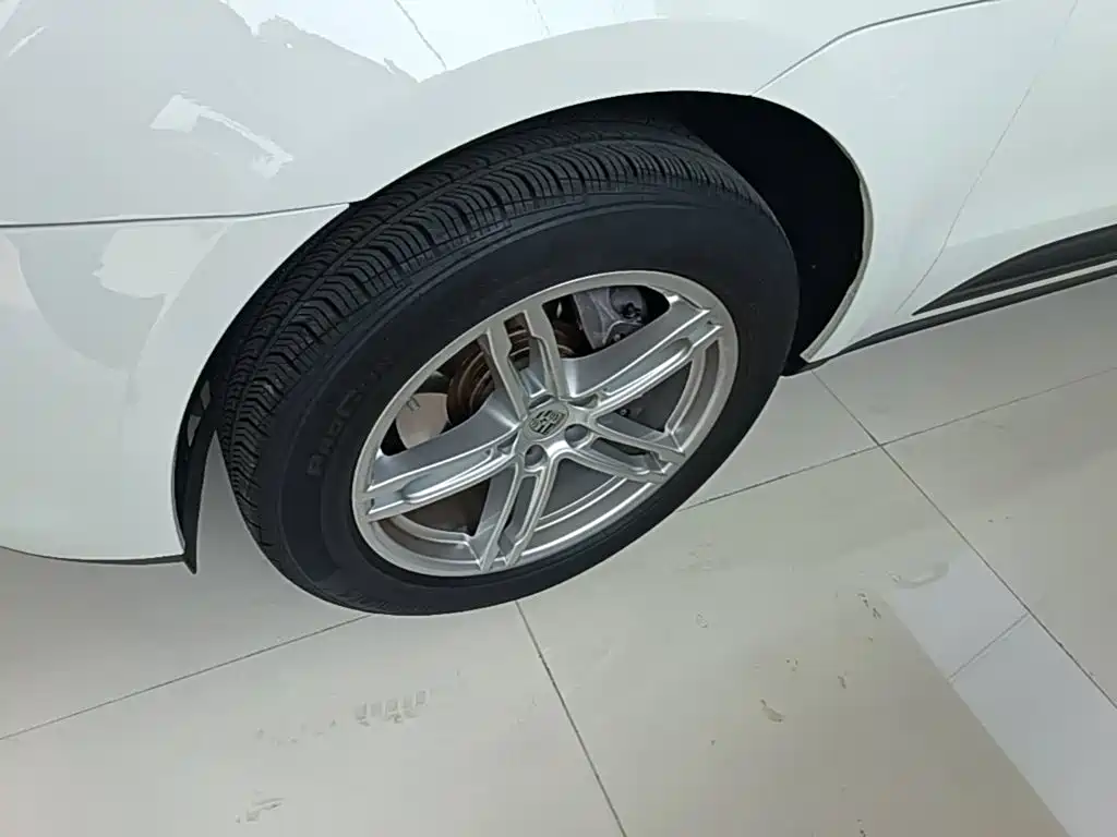 Porsche Macan — миниатюра 23