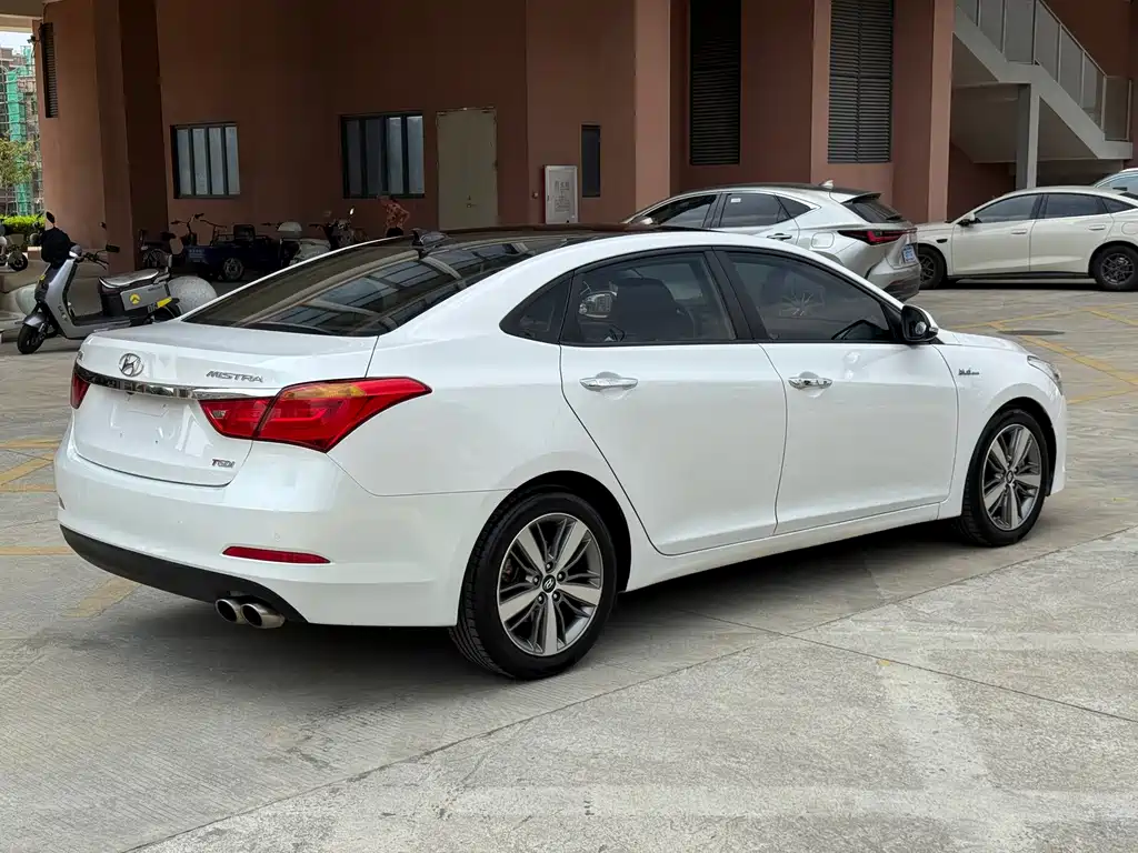 Hyundai Mistra — миниатюра 5