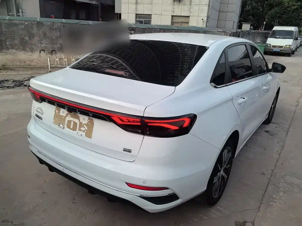 Geely Emgrand — миниатюра 7