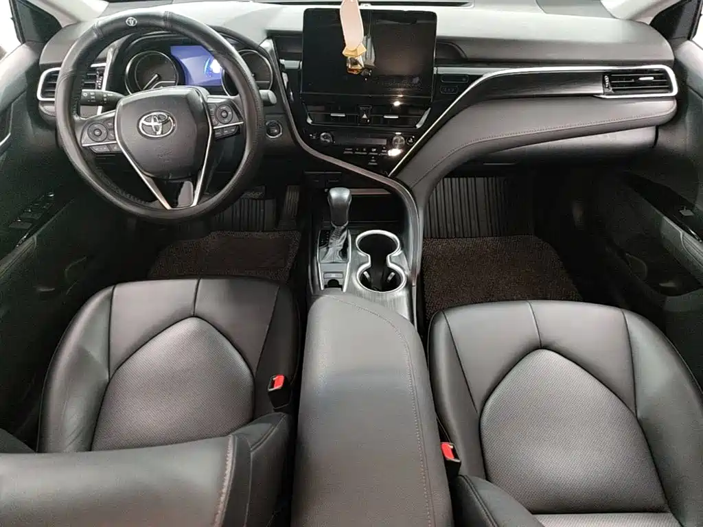 Toyota Camry — миниатюра 10