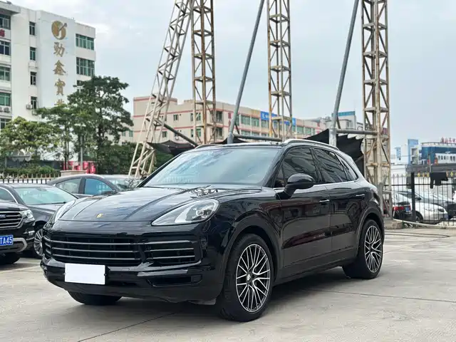 PORSCHE CAYENNE
