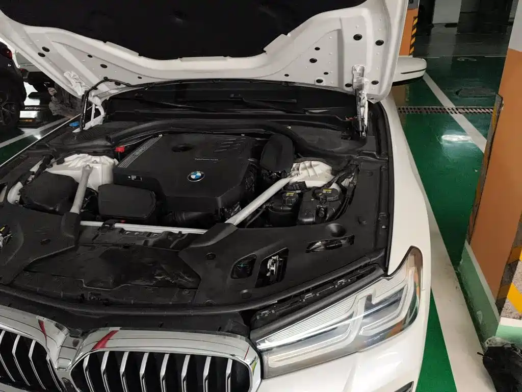 BMW 5 Series — миниатюра 20